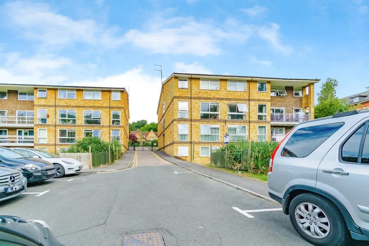 Stable Court, Croydon Road, Caterham, Surrey, CR3, photo 18