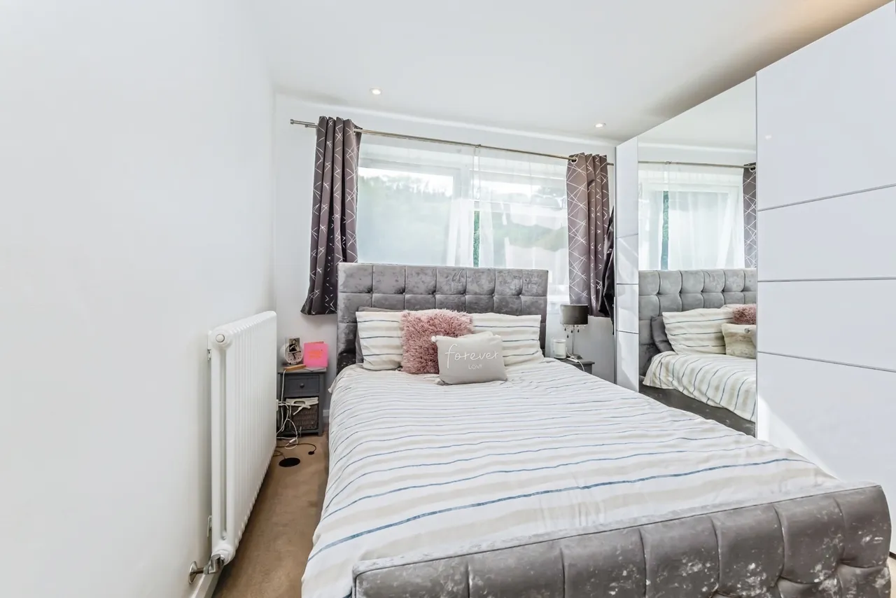 Stable Court, Croydon Road, Caterham, Surrey, CR3, photo 21