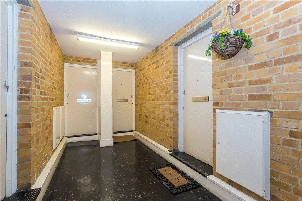 Stable Court, Croydon Road, Caterham, Surrey, CR3, photo 11