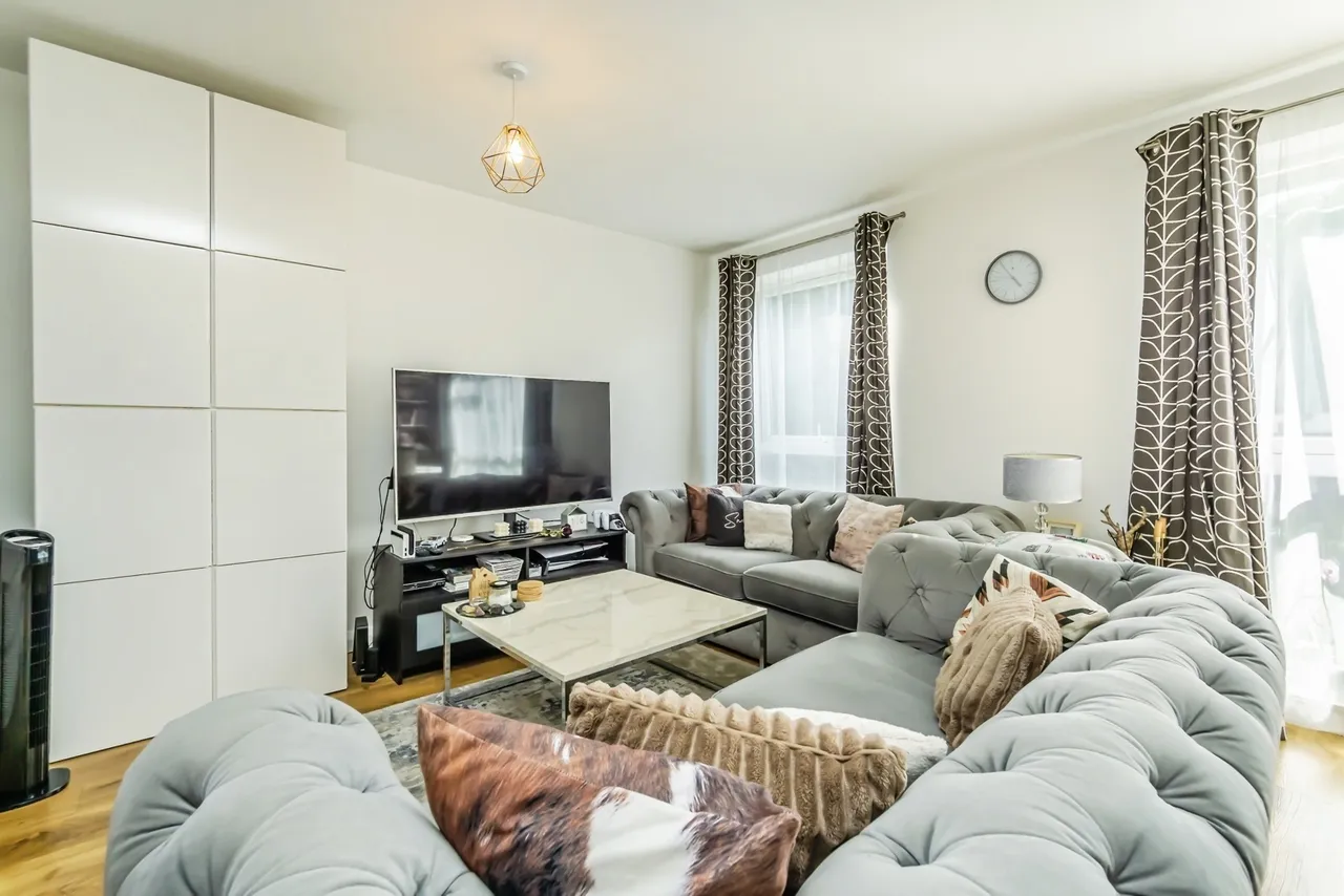 Stable Court, Croydon Road, Caterham, Surrey, CR3, photo 19