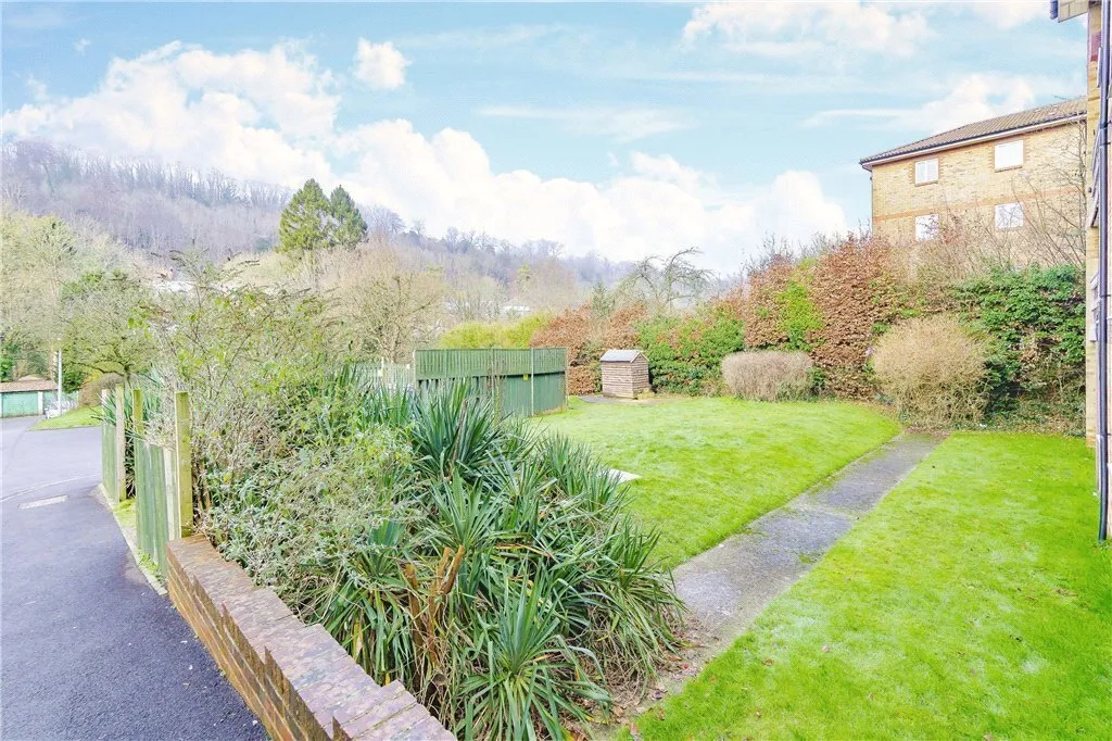 Stable Court, Croydon Road, Caterham, Surrey, CR3, photo 14