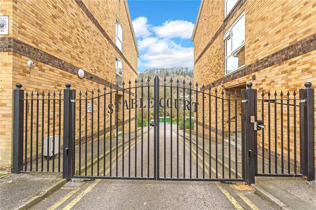 Stable Court, Croydon Road, Caterham, Surrey, CR3, photo 13