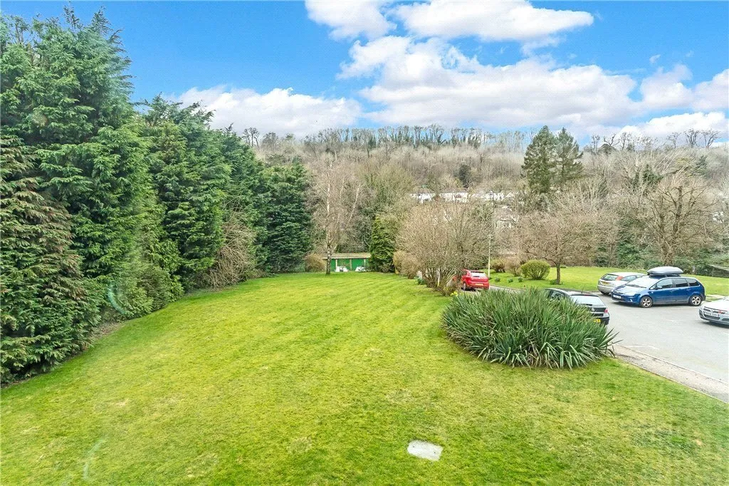 Stable Court, Croydon Road, Caterham, Surrey, CR3, photo 4