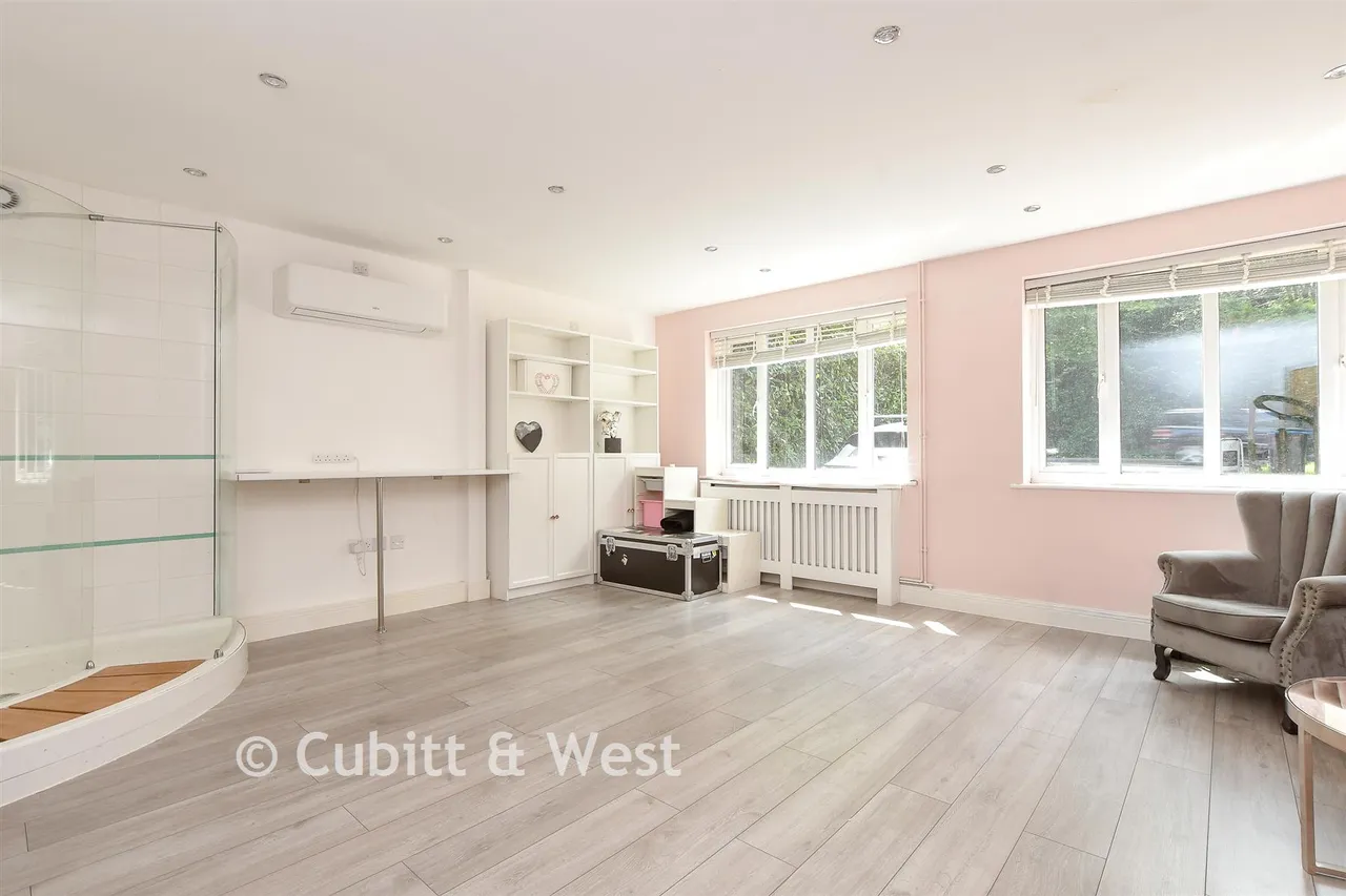 Copthorne Road, Felbridge, RH19, photo 17