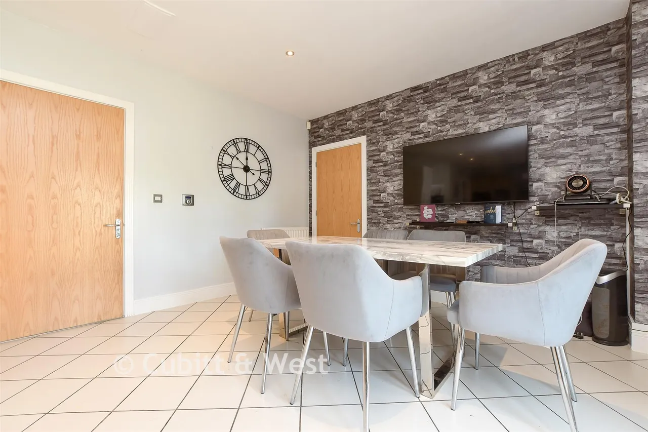 Copthorne Road, Felbridge, RH19, photo 2