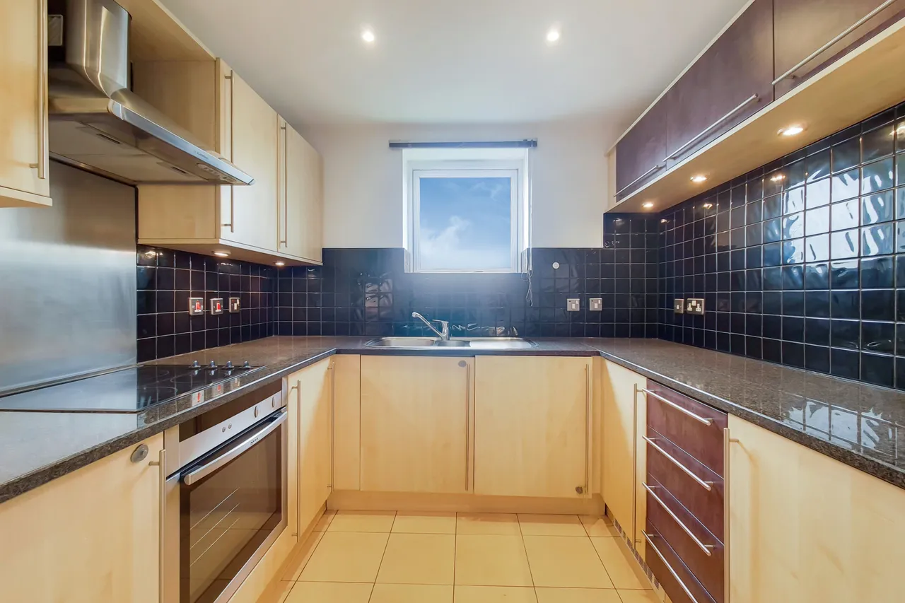 22 Arran House, Raleana Road, London, photo 6
