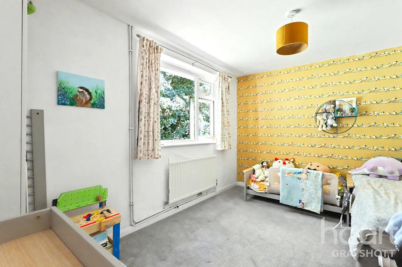 Beacon Hill Court, Hindhead, GU26, photo 7