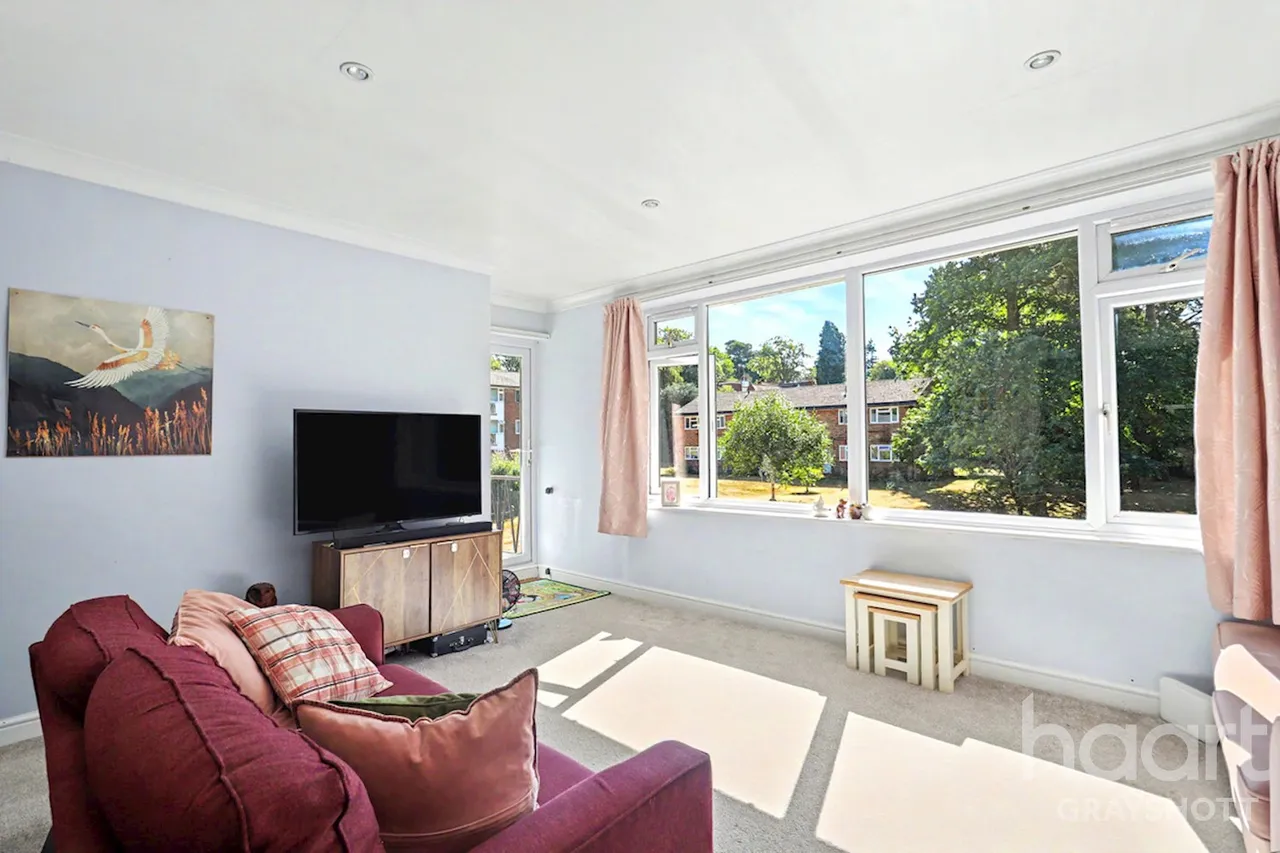Beacon Hill Court, Hindhead, GU26, photo 9