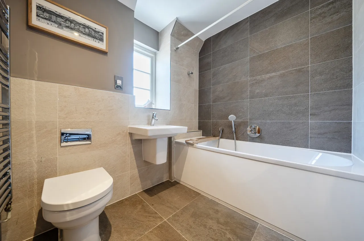 Freemans Yard Lane, Cheriton, SO24, photo 13