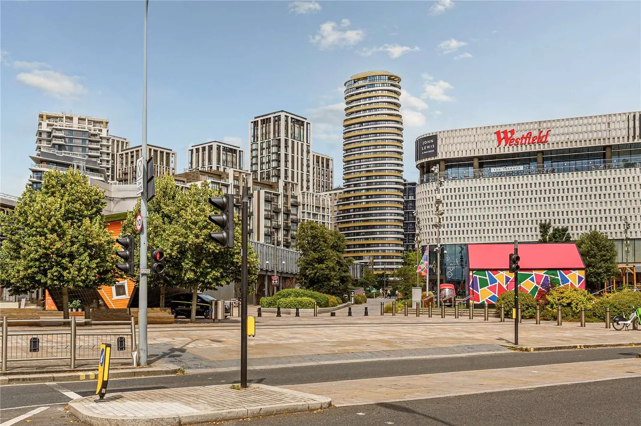Cascade Way, White City, W12, photo 26