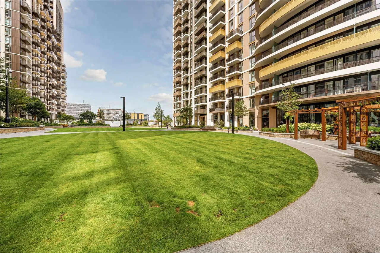 Cascade Way, White City, W12, photo 25
