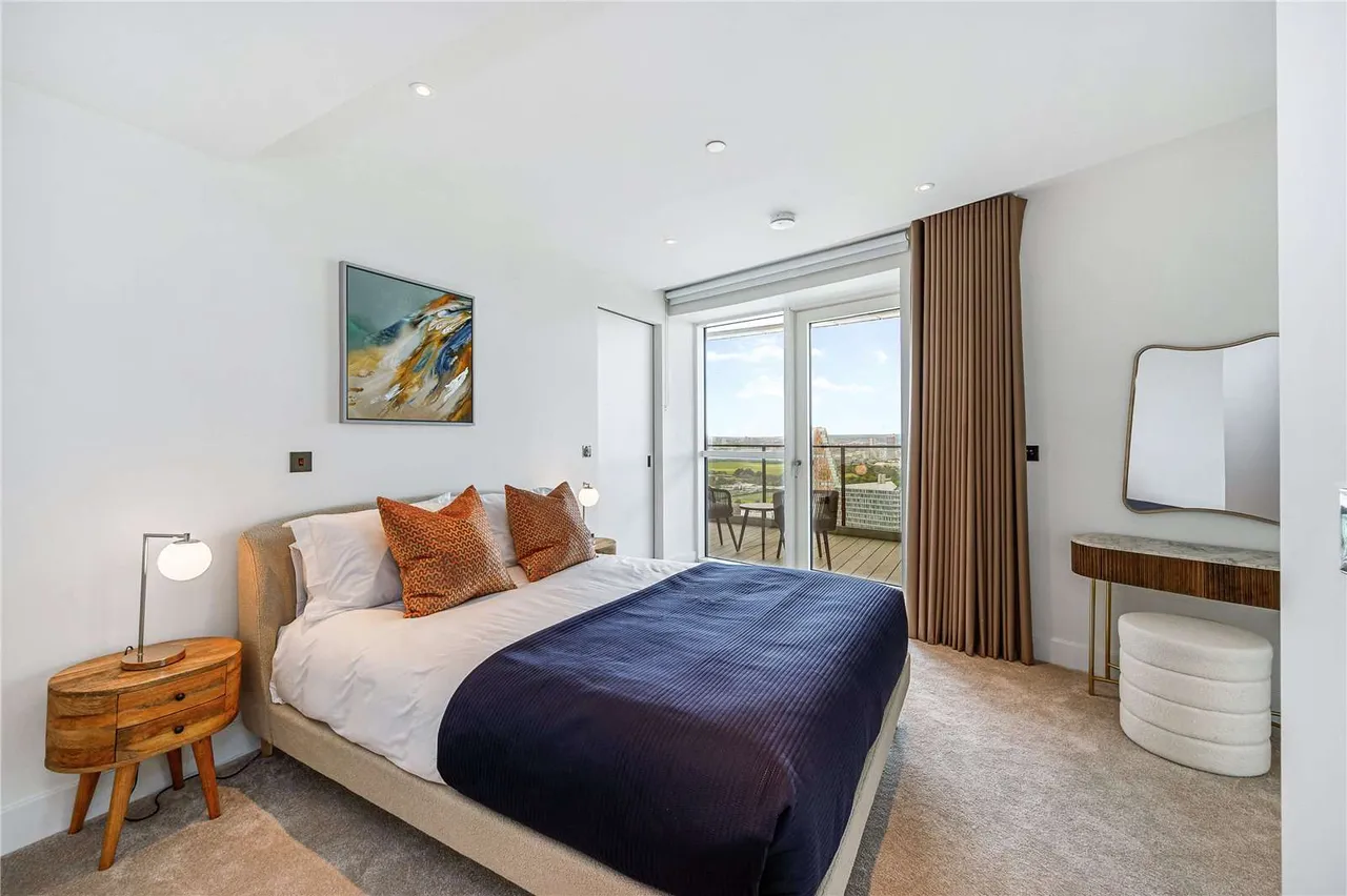 Cascade Way, White City, W12, photo 7