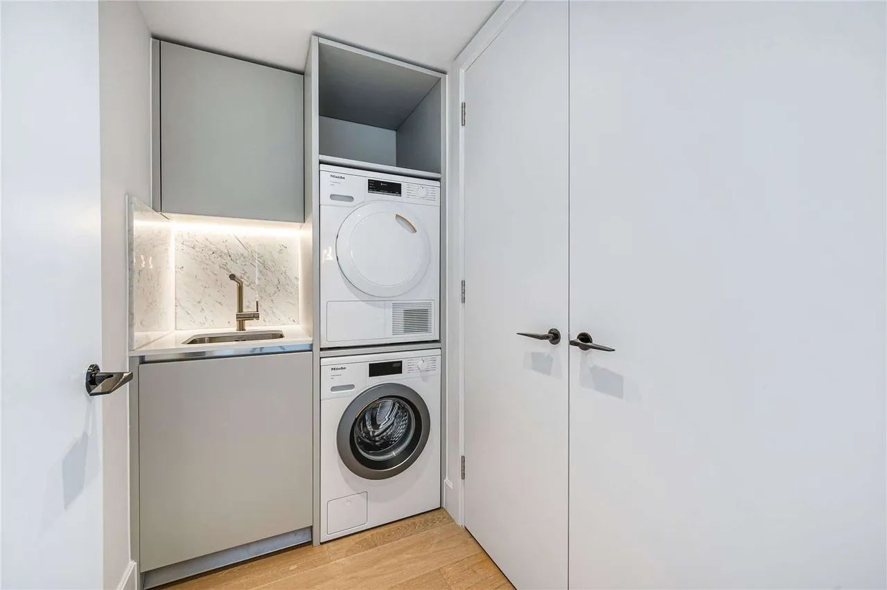 Cascade Way, White City, W12, photo 12