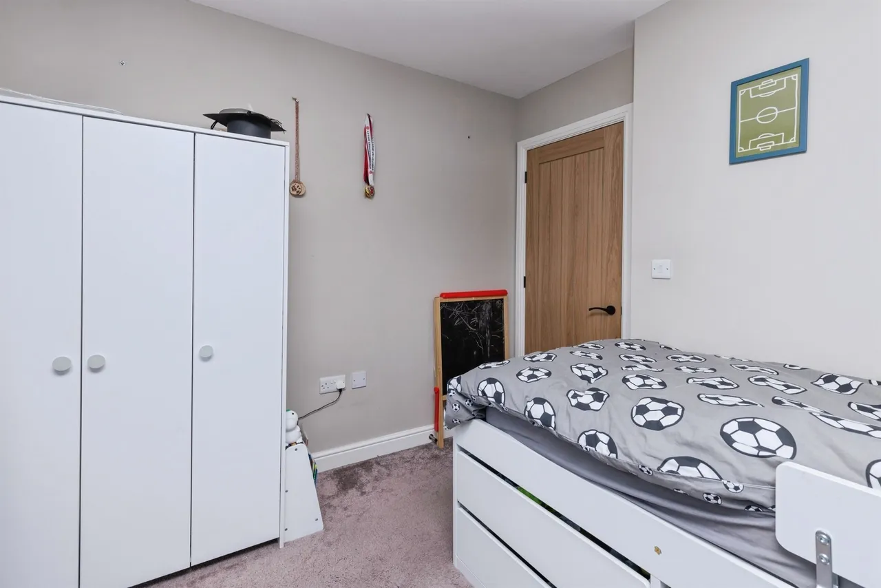 Green Lane, Wyke, Bradford, photo 11