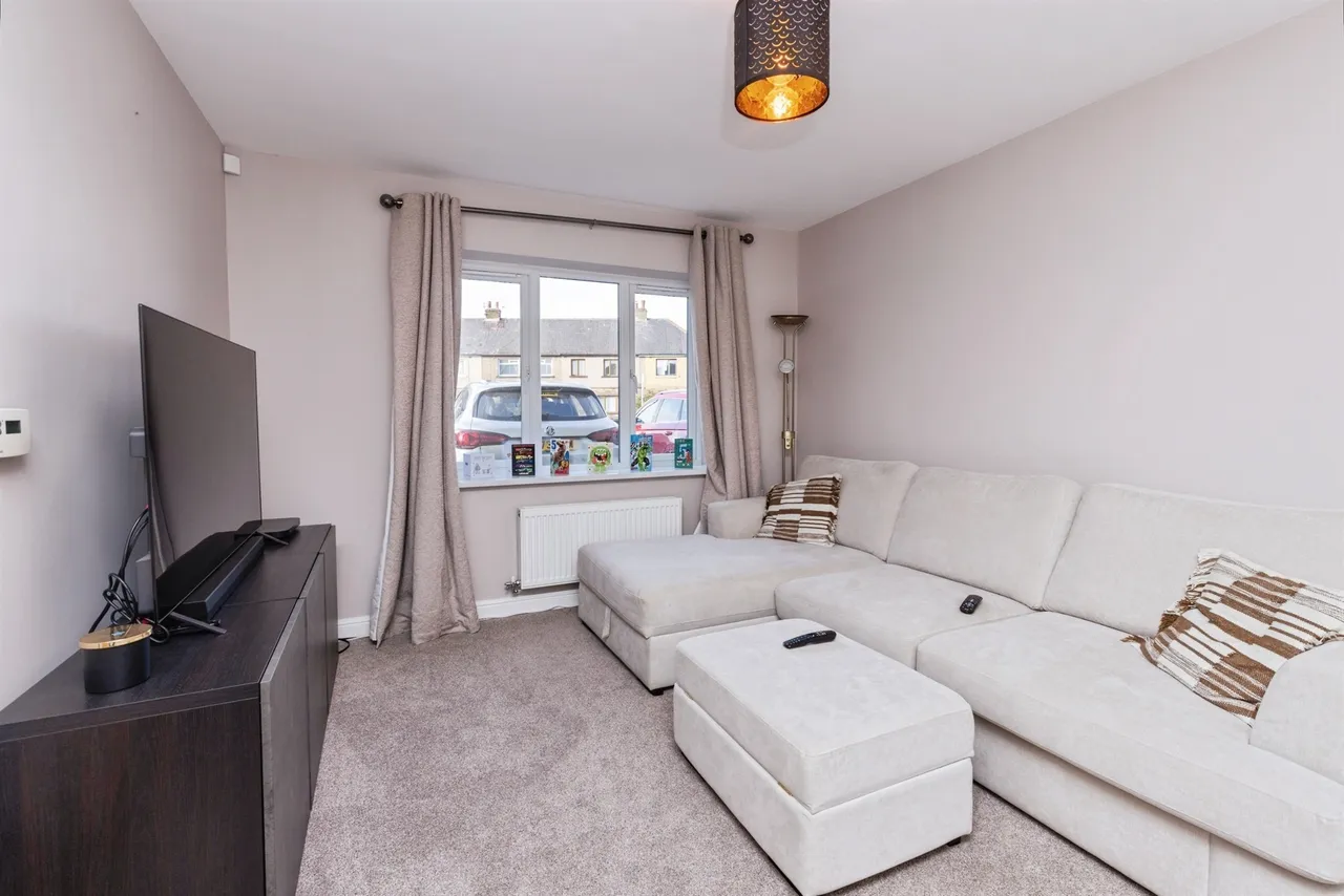 Green Lane, Wyke, Bradford, photo 4