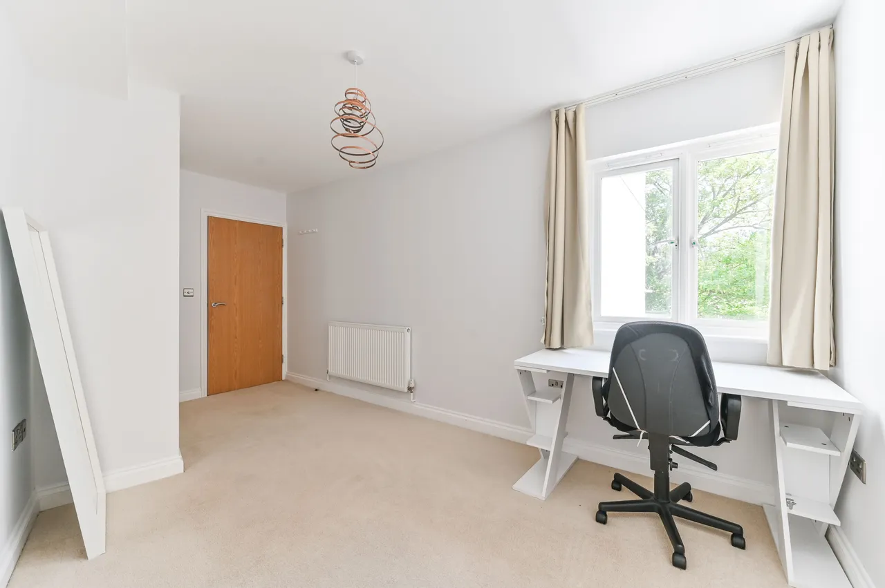 Flat 8, Ashton Court, 94 Chatsworth Road, Croydon, photo 8