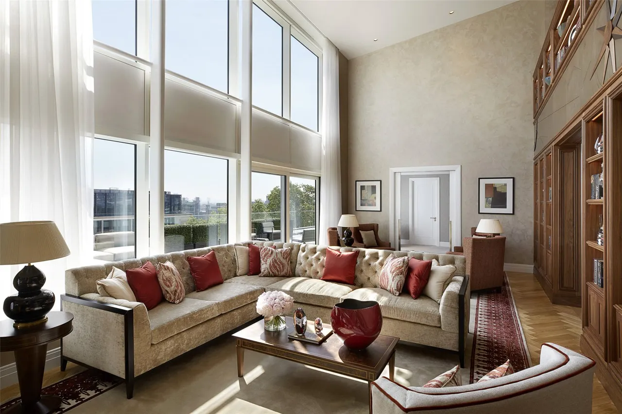 5 bed flat to rent, Trinity Square, Tower Hill, EC3N