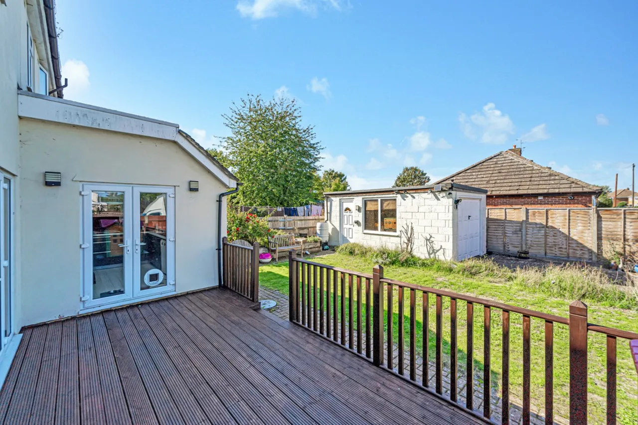 Warwick Avenue, Egham, TW20, photo 15
