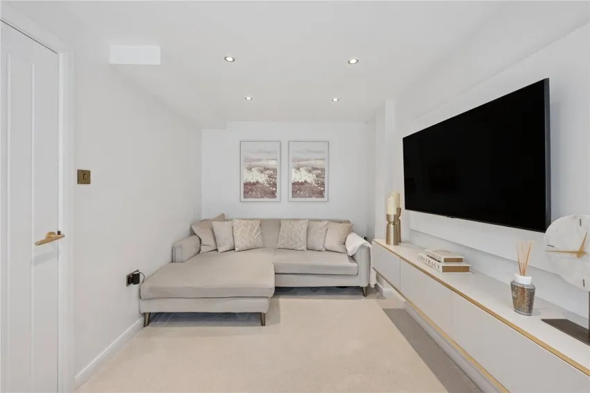 Silverdale Road, Gatley, photo 5