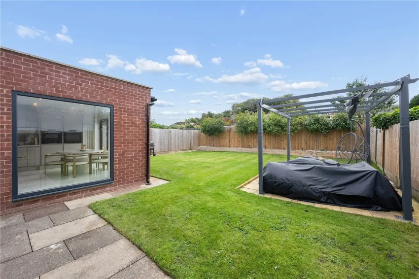 Silverdale Road, Gatley, photo 10