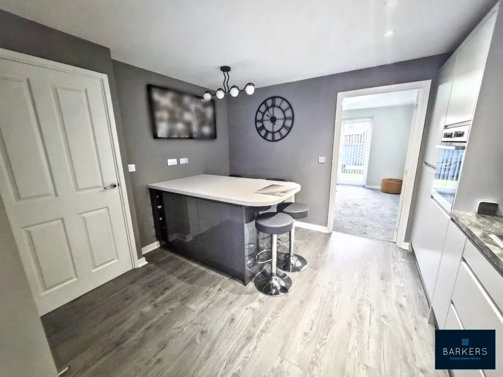 Denham Drive, Bradford BD6 3FH, photo 5