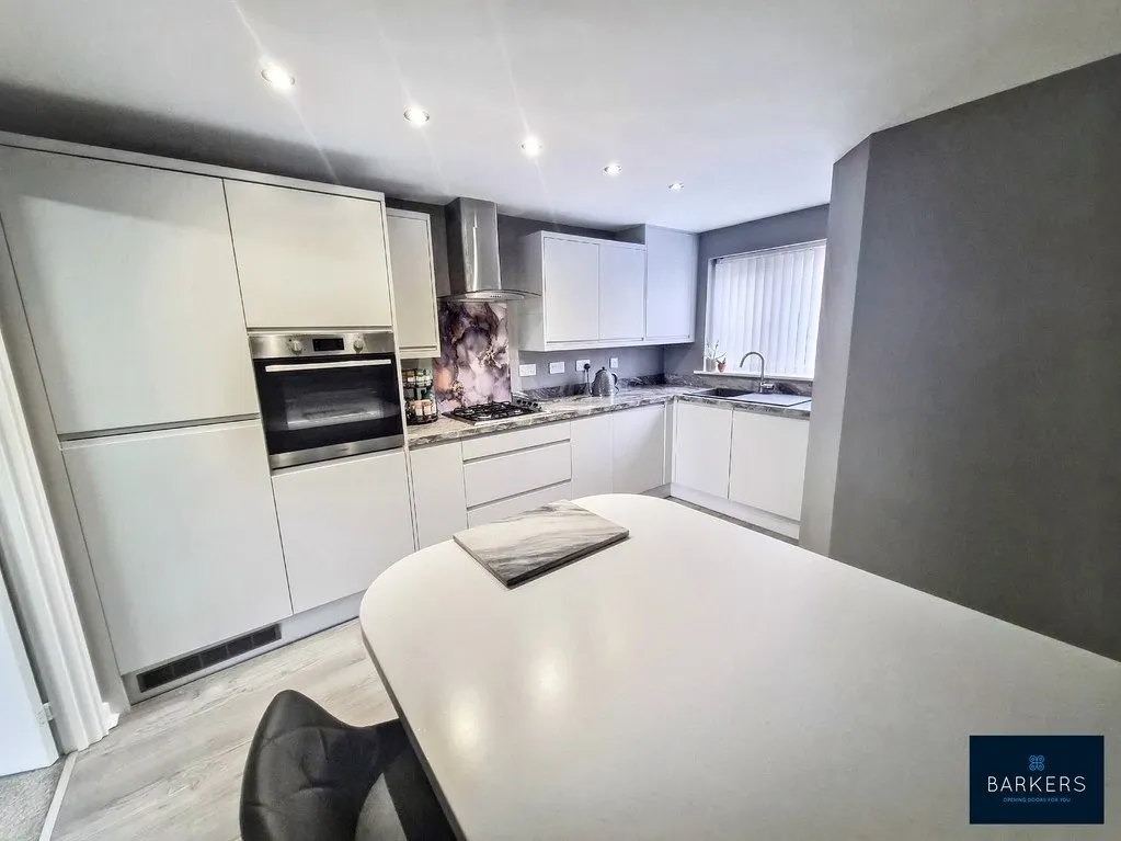 Denham Drive, Bradford BD6 3FH, photo 4