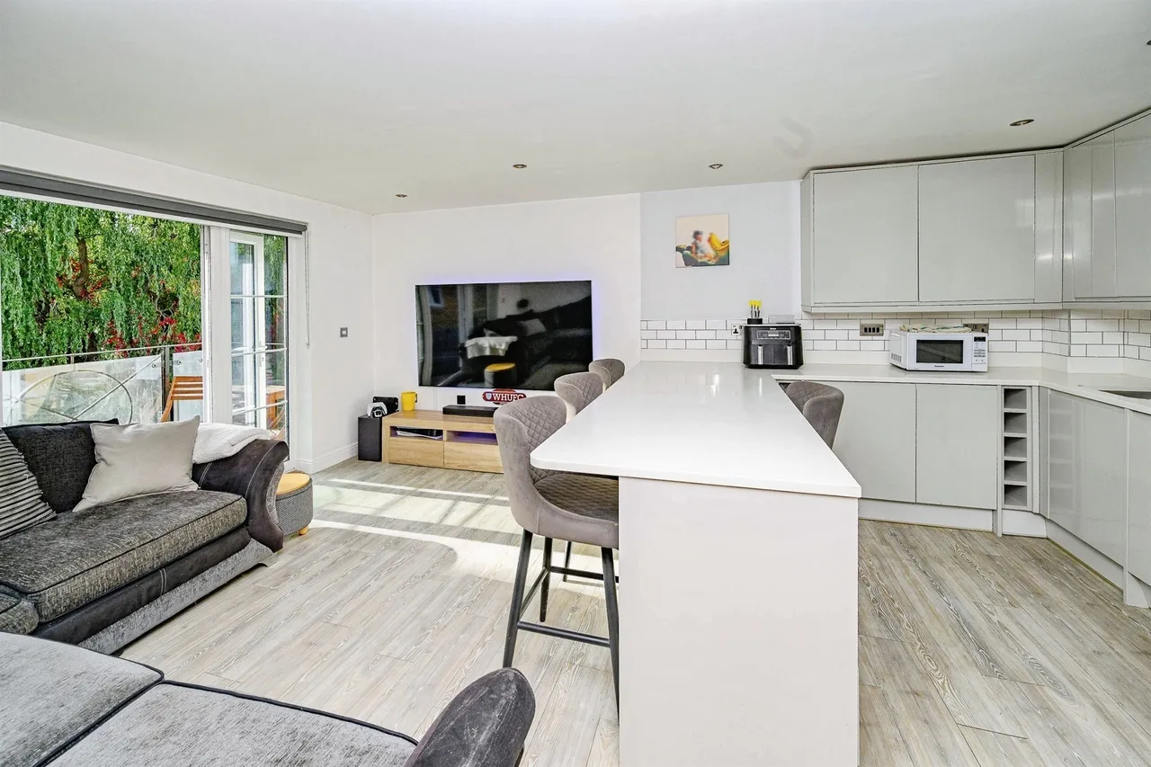 2 bed flat for sale, Ebberns Road, Hemel Hempstead, HP3