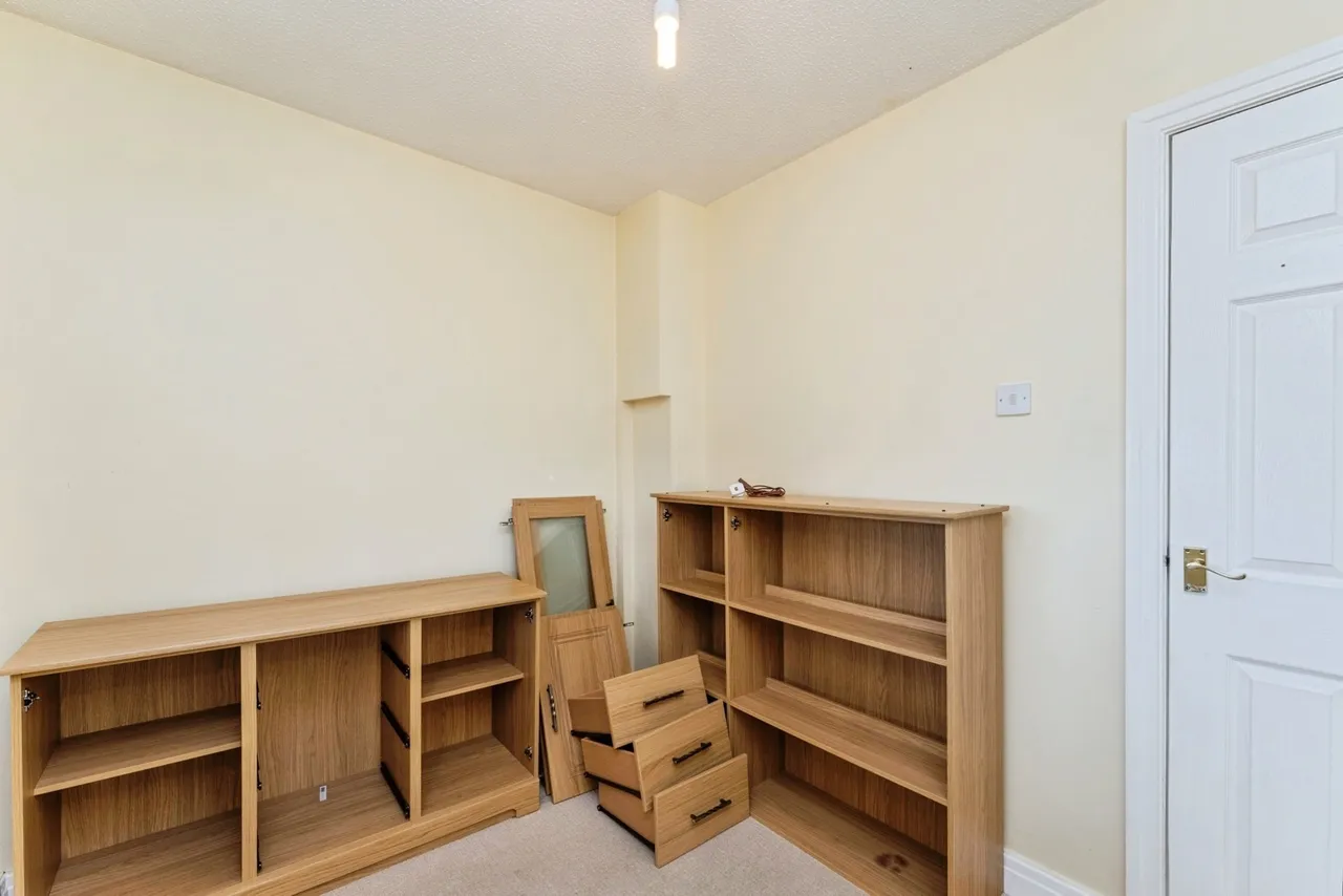 Rhodfa Wenlo, Greenfield, CH8, photo 11