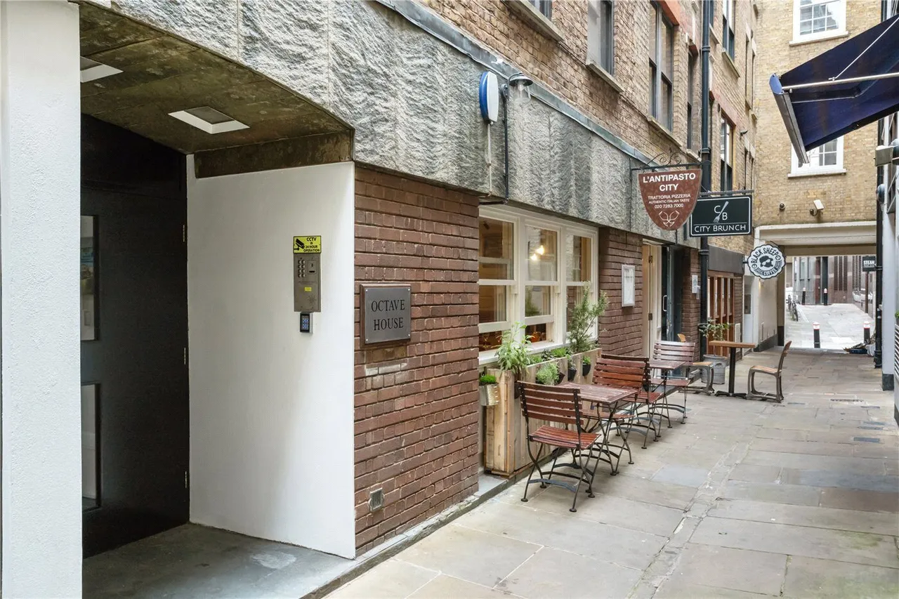 Botolph Alley, London, EC3R, photo 9