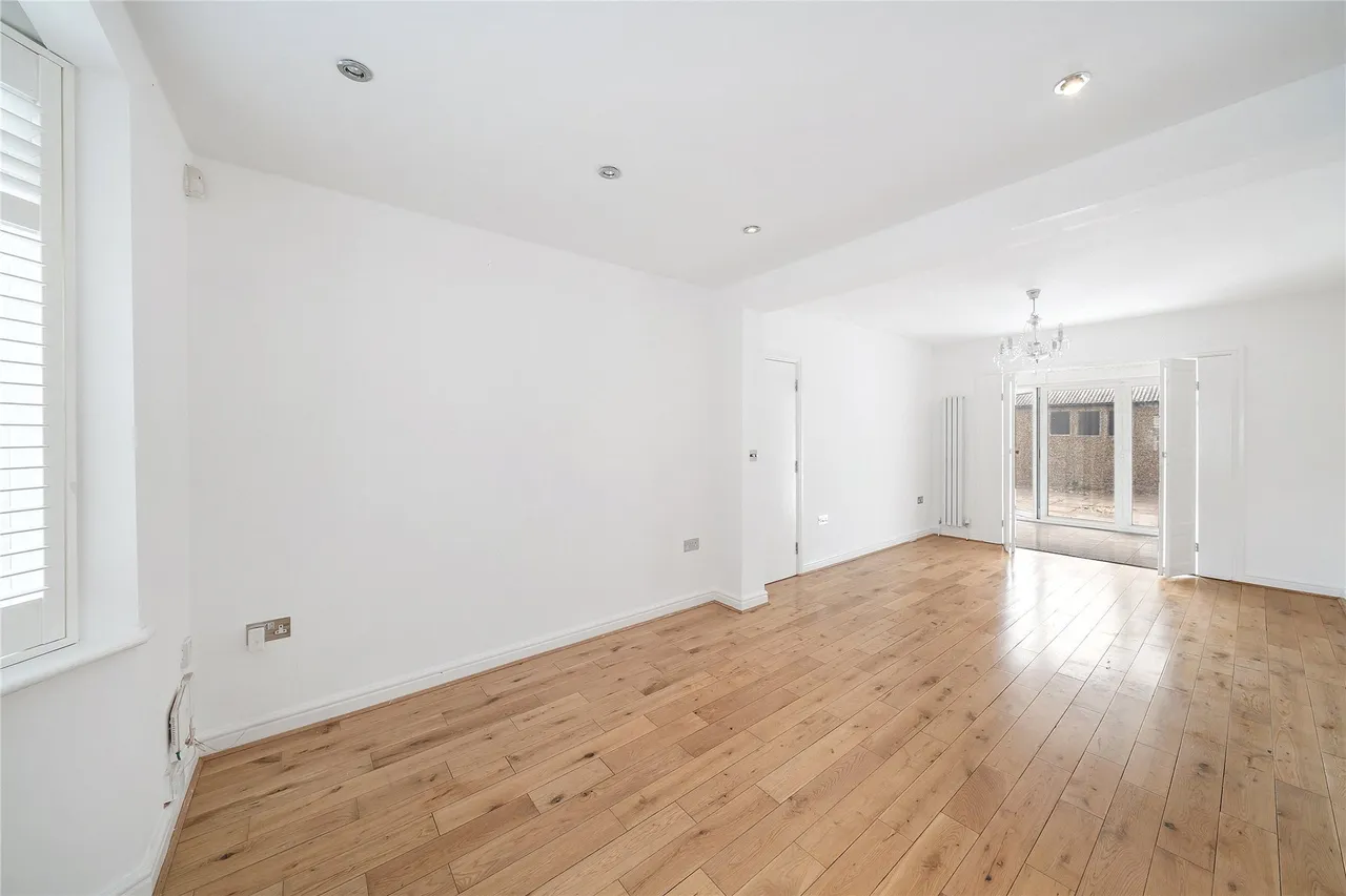 Cameron Road, London, SE6, photo 2