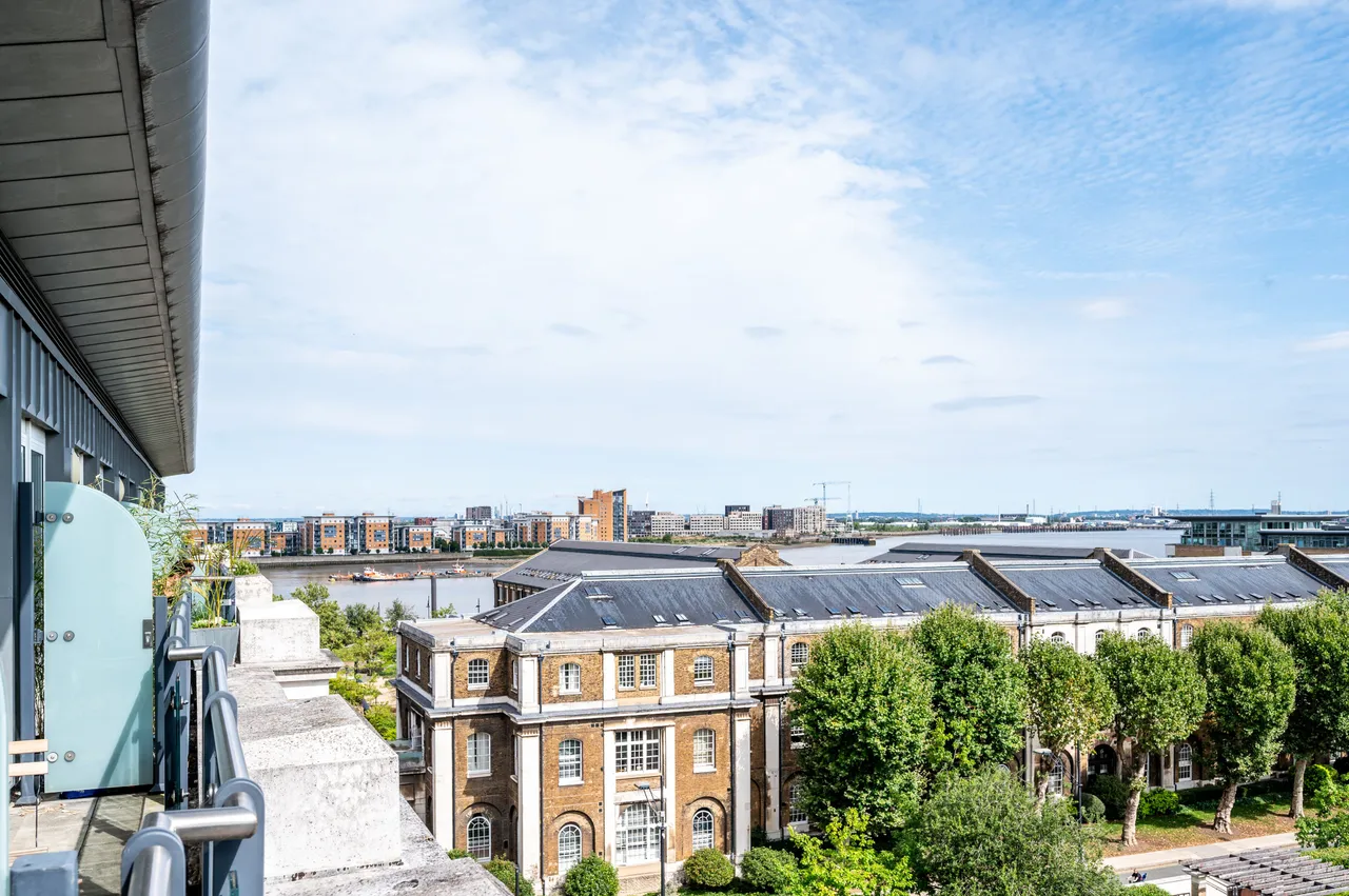 Flat 396 Building 22, Cadogan Road, London, photo 9