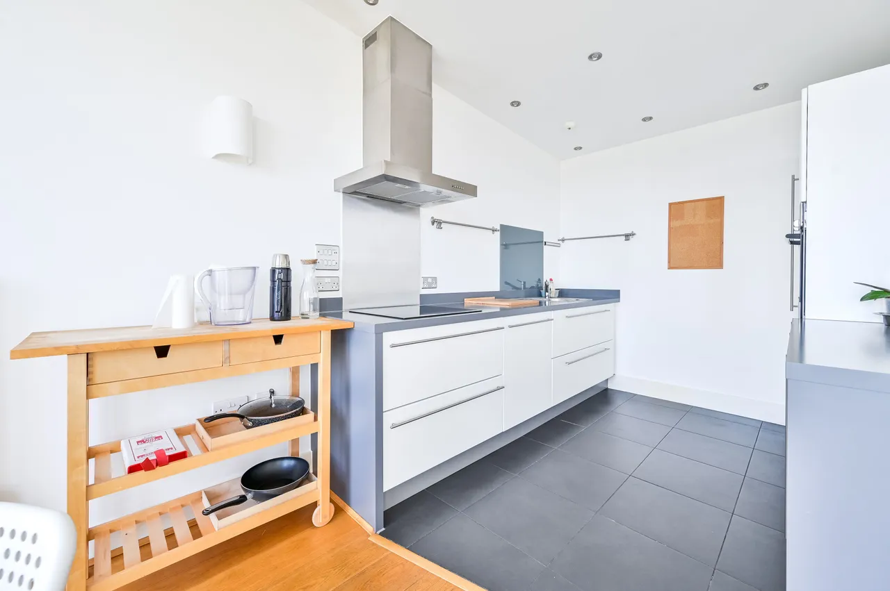 Flat 396 Building 22, Cadogan Road, London, photo 7