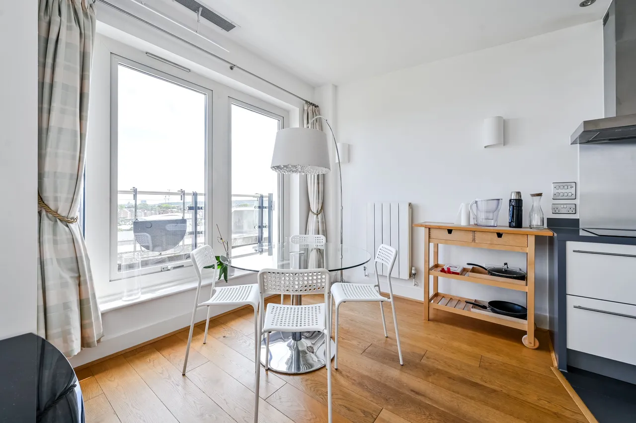 Flat 396 Building 22, Cadogan Road, London, photo 6