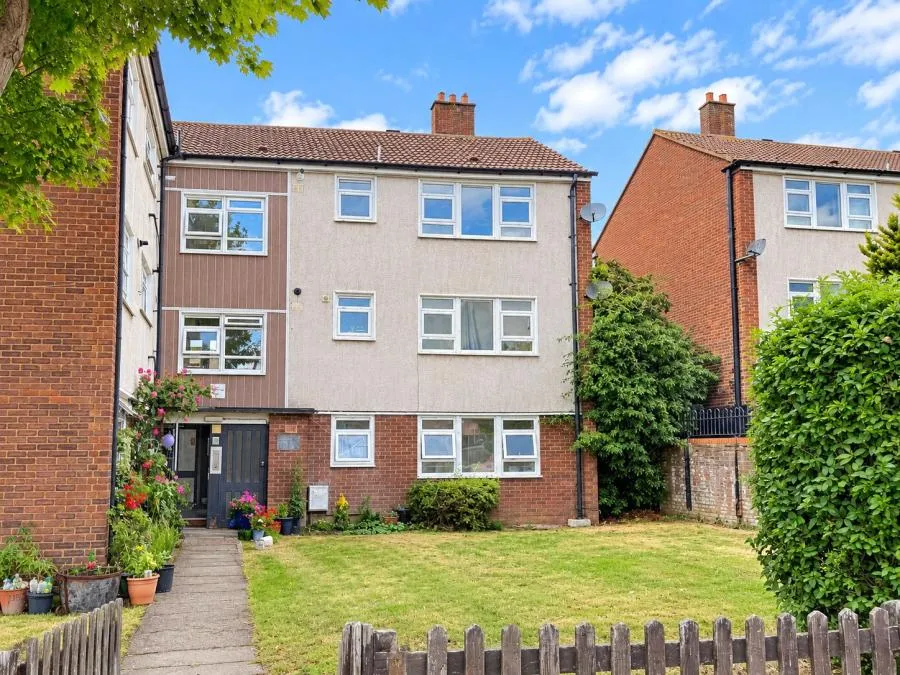 1 bed flat for sale, Cromwell Road, Ware, SG12