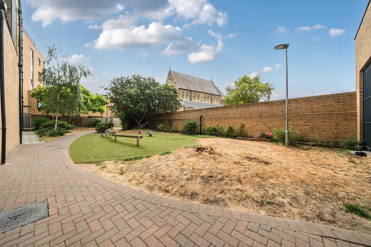 Blackwall Lane, SE10, photo 8