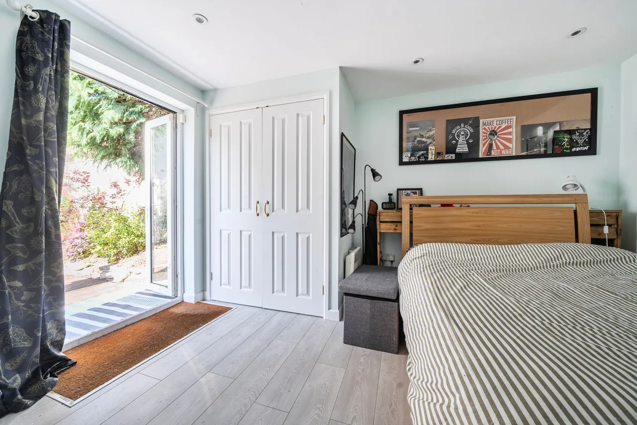 New Road, Midhurst, GU29, photo 18