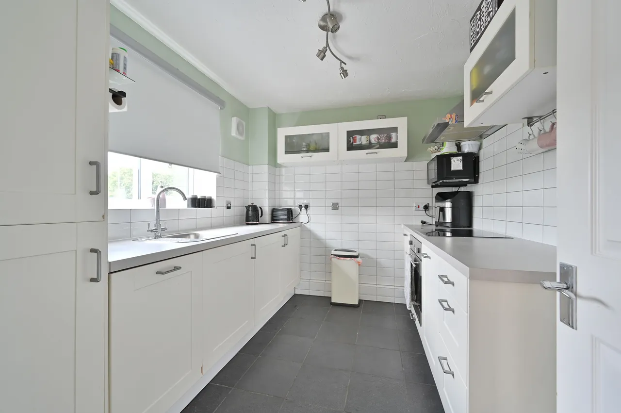 23 Harlech Road, Abbots Langley, photo 4