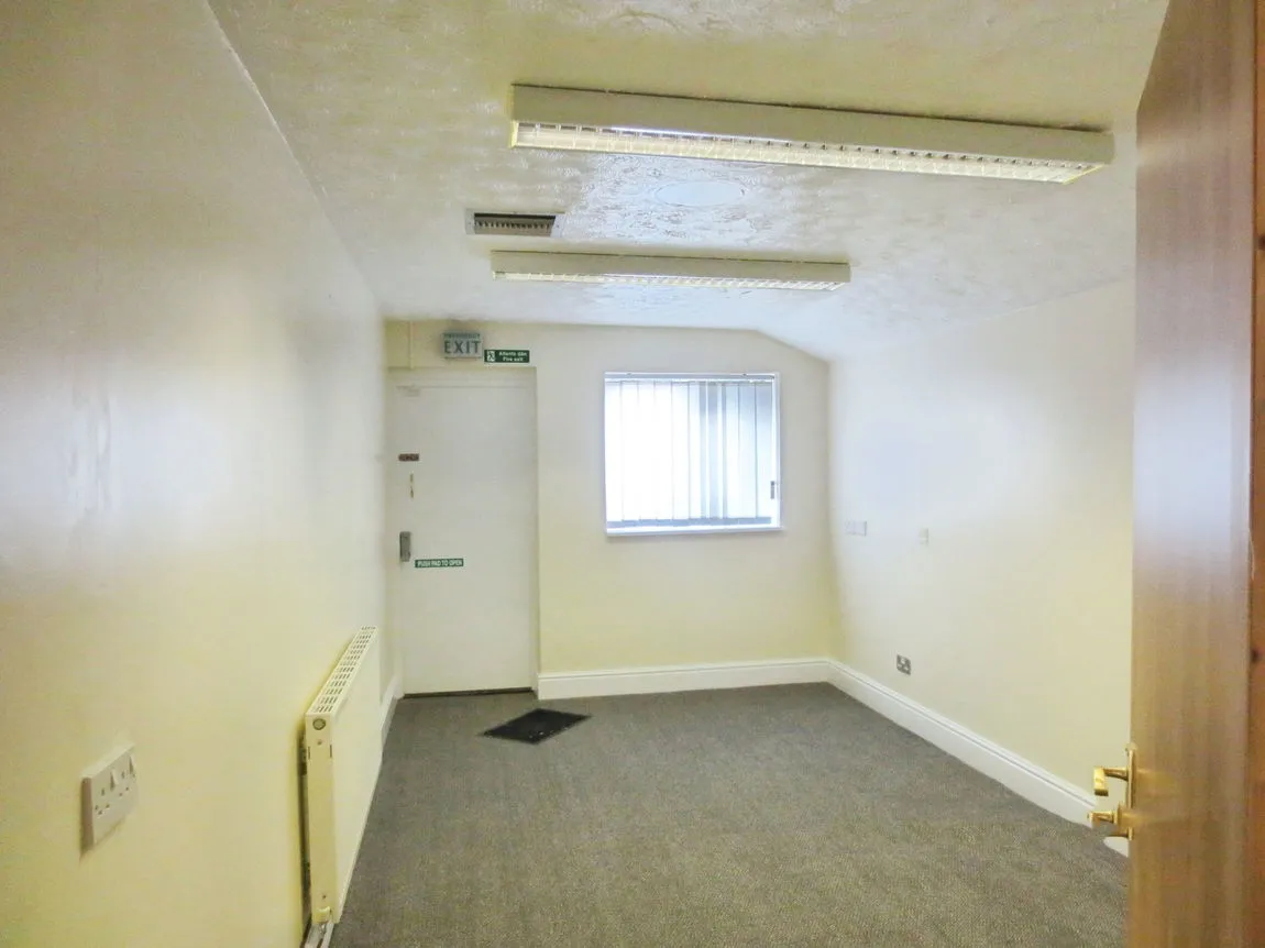 Millbank Road, Rhyl, Denbighshire, LL18 4NY, photo 20
