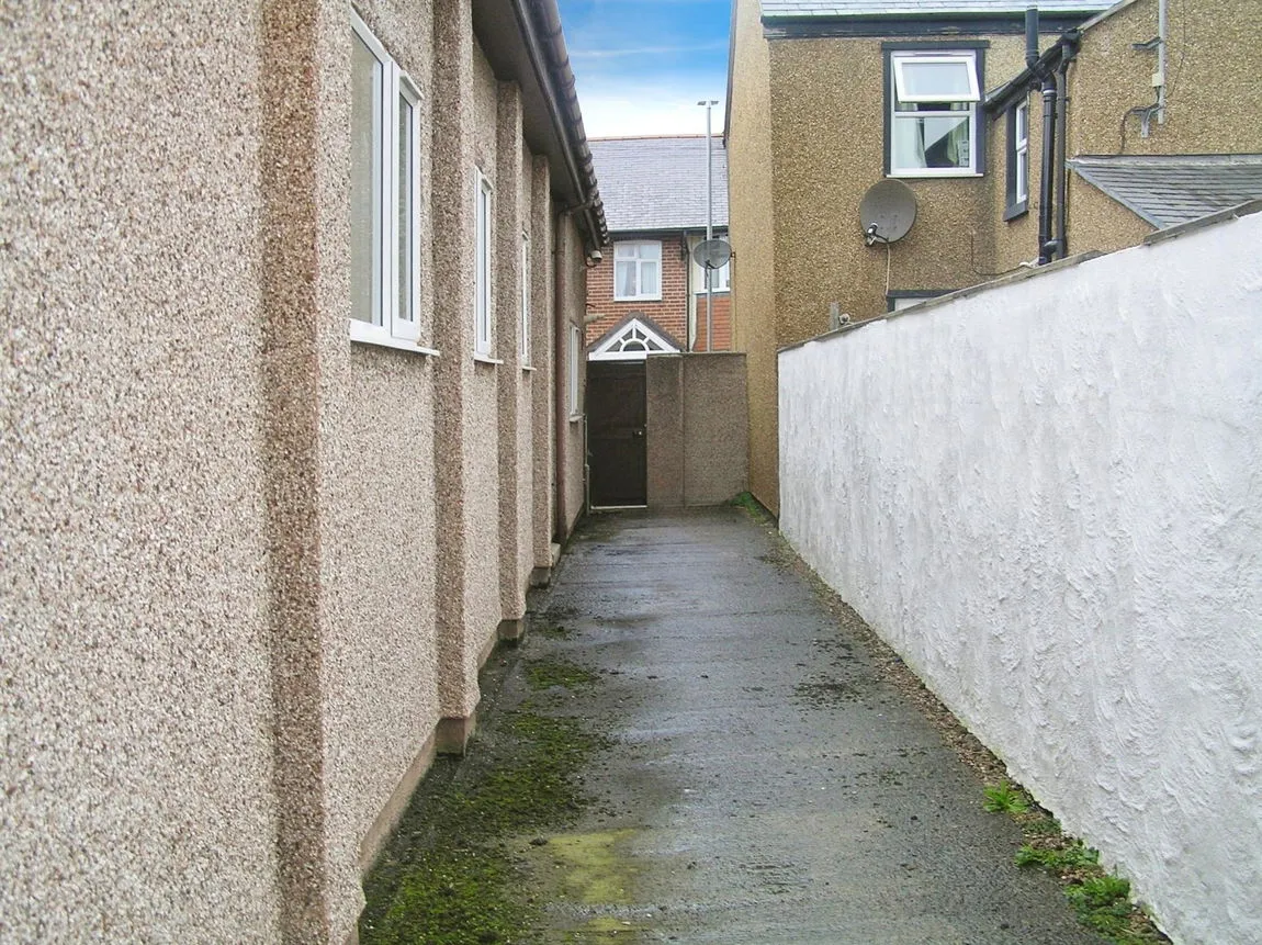 Millbank Road, Rhyl, Denbighshire, LL18 4NY, photo 25
