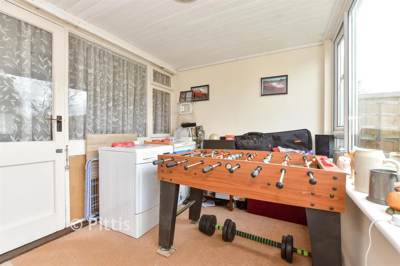 Wellington Road, Ryde, PO33, photo 9