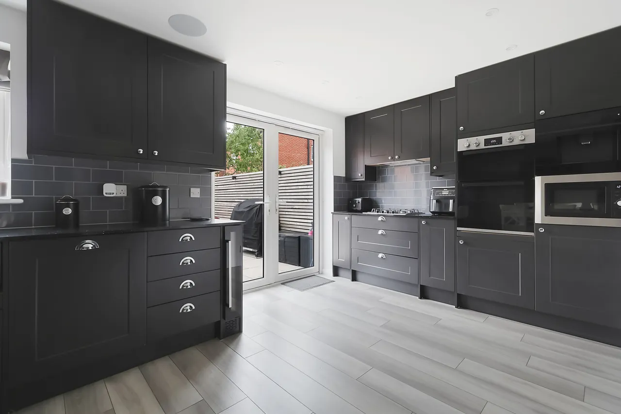 Peach Road, Horley, RH6, photo 3