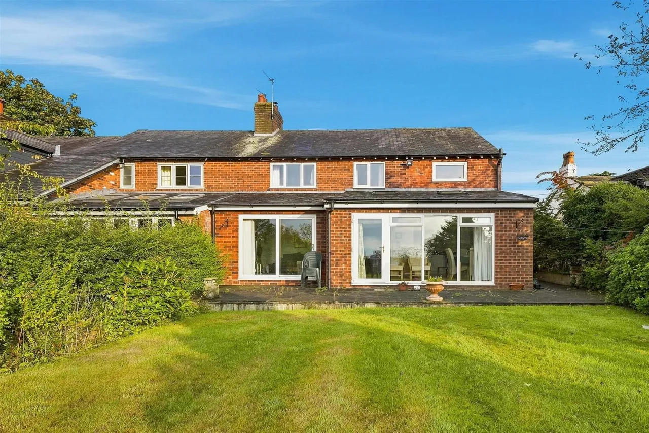 Wilmslow Old Road, Mottram St. Andrew, photo 14