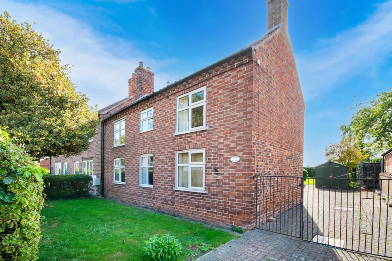2 bed house for sale, Main Street, Laneham, DN22