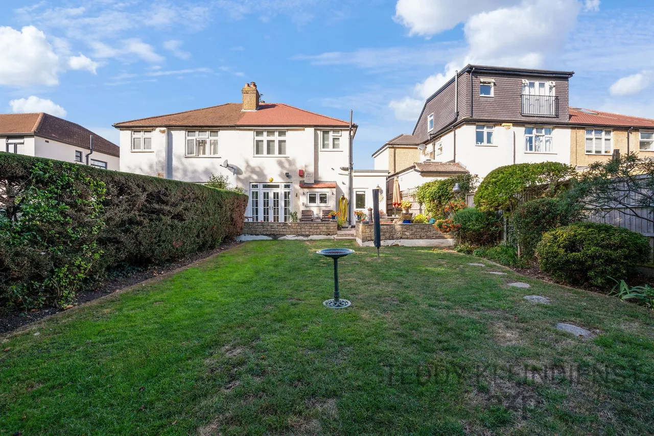 Burnham Drive, Worcester Park, KT4, photo 15