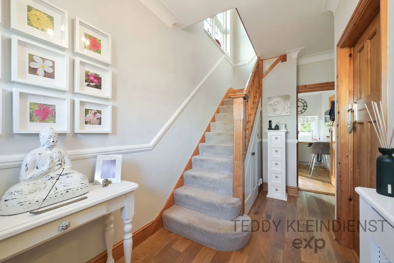 Burnham Drive, Worcester Park, KT4, photo 4