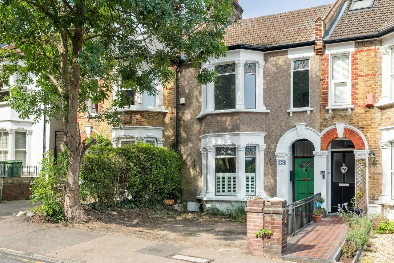 3 bed house for sale — Charlton Lane, London, SE7