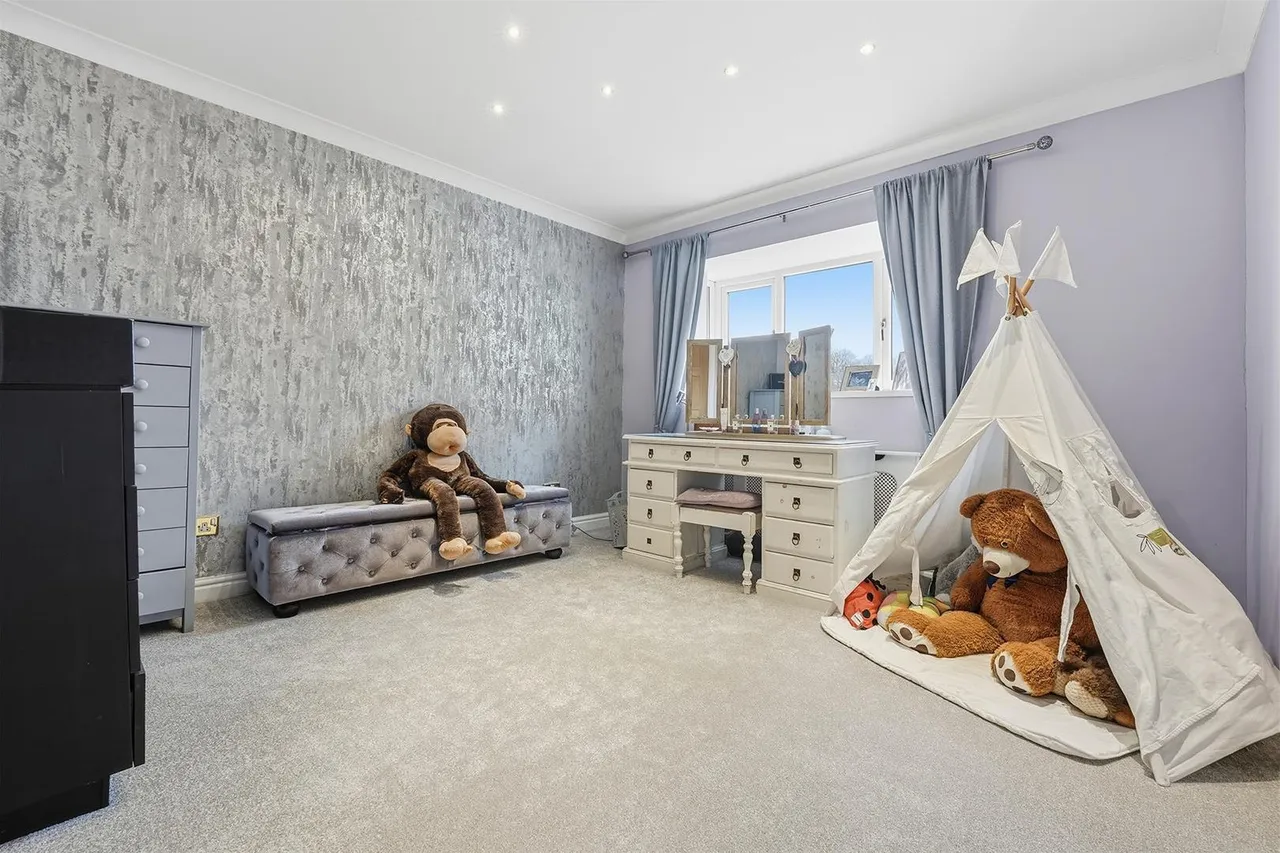 Willowmead Drive, Prestbury, photo 19