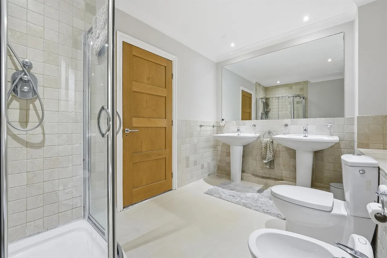 Willowmead Drive, Prestbury, photo 18