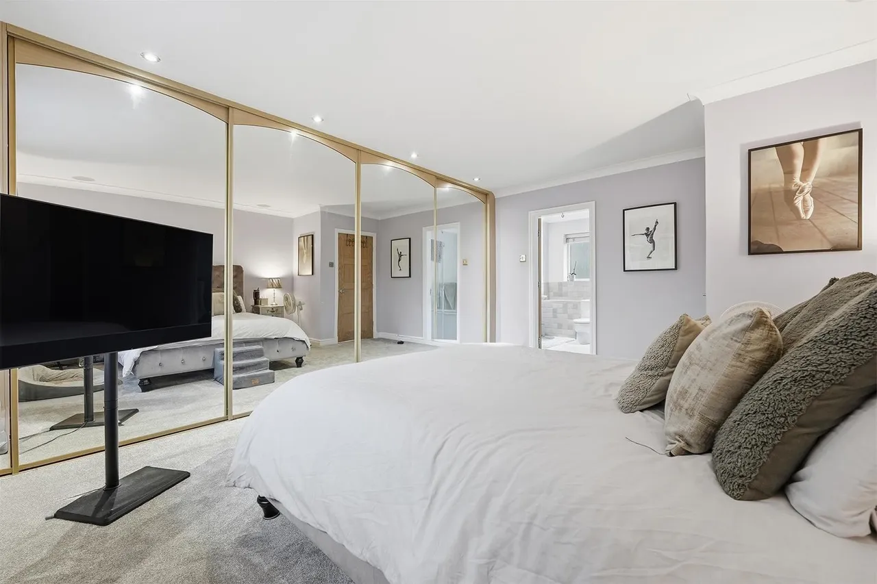 Willowmead Drive, Prestbury, photo 17
