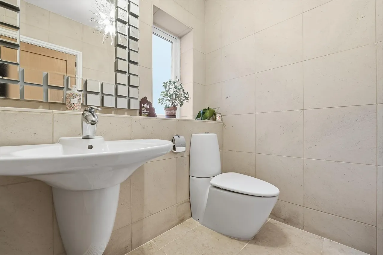 Willowmead Drive, Prestbury, photo 12